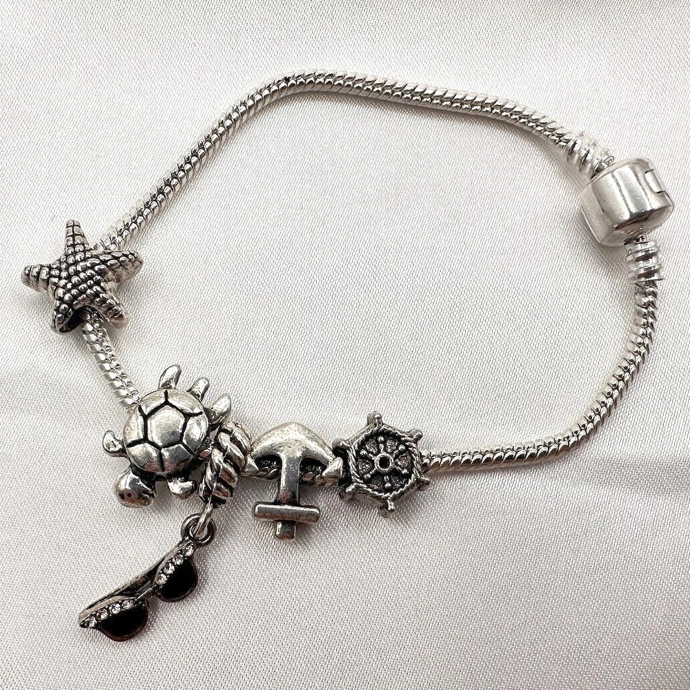Vintage 80s Beach Charm Bracelet Silver Tone Starfish Turtle Ship Wheel‎ Jewelry